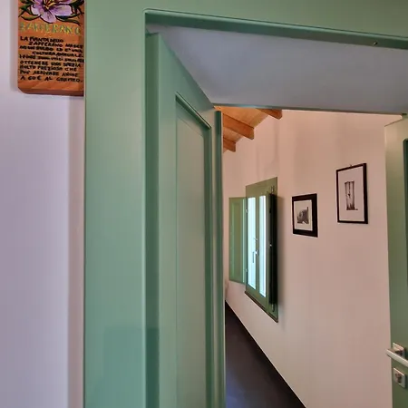 ホームステイ La Casa Vecchia Nuraminis